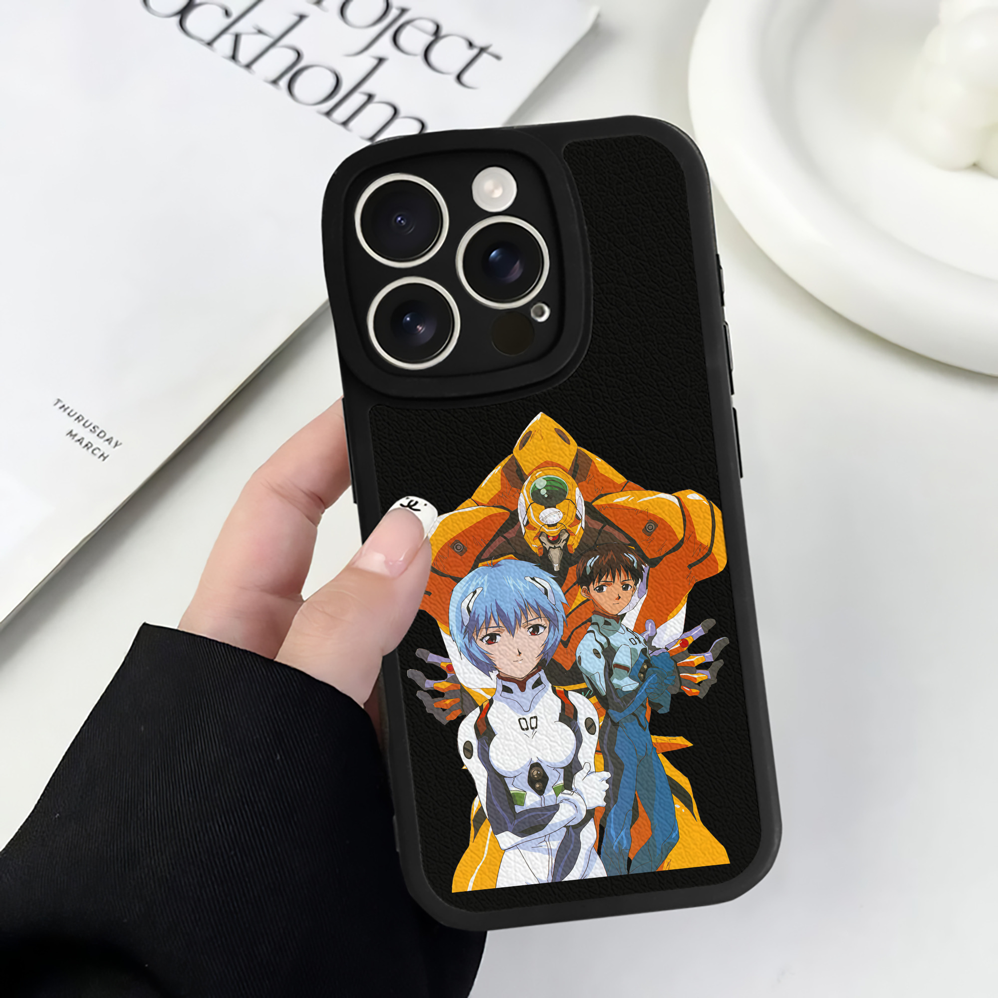 （画像用） EVA 新世紀エヴァンゲリオン 【iPhone 16シリーズ対応】シリコンスマホケース（レザー調） 材質：シリコン